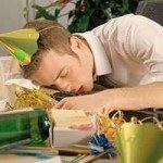 Hangover cures: from pickled eyeballs to citrus armpits (Средства от похмелья: от маринованных глаз до цитрусовых подмышек)