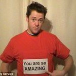 On-screen romance: A boyfriend’s unusual proposal inspired by Love Actually (Телевизионный роман: необычное предложение молодого человека, вдохновленного фильмом «Реальная любовь»)